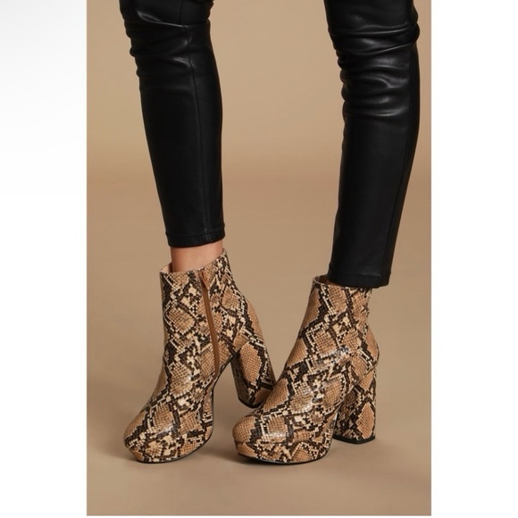 STEVE MADDEN Gusty Snake Print Platform Booties - Picture 12 of 13